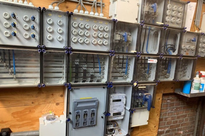 Zonnepanelen installatie voor De Heus Staal
