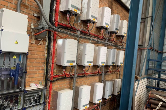 Zonnepanelen installatie voor De Heus Staal