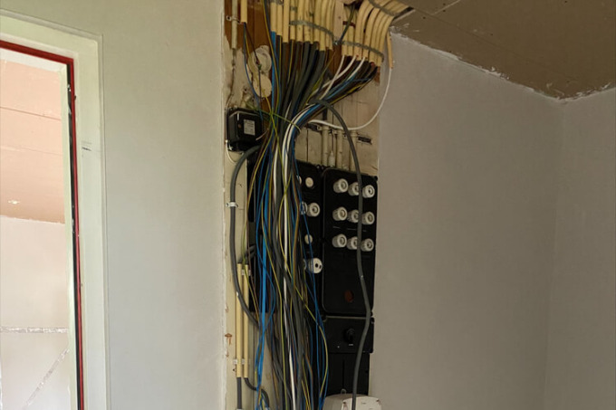Elektrische installatie vernieuwen villa Maasdam